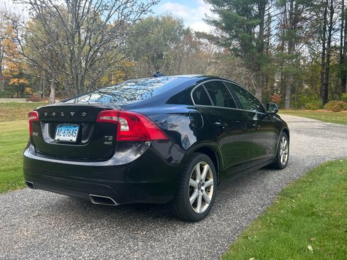 Used 2016 Volvo S60 T5 Premier image 8