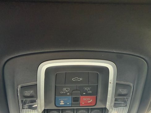 Used 2020 RAM 1500 Limited w/ Black Appearance Package image 17