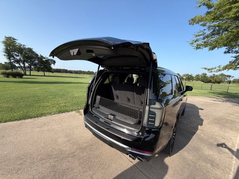 Used 2026 Chevrolet Tahoe High Country AWD/4WD image 31