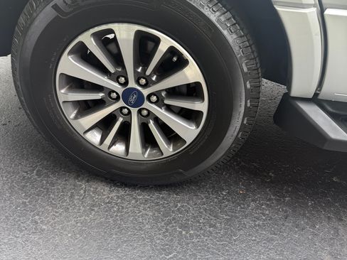 Used 2016 Ford Expedition XLT AWD/4WD image 6