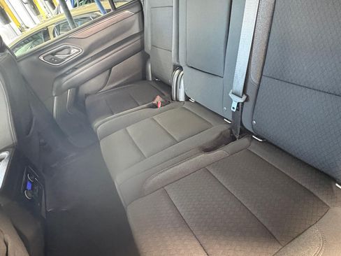 Used 2021 Chevrolet Suburban LS image 17