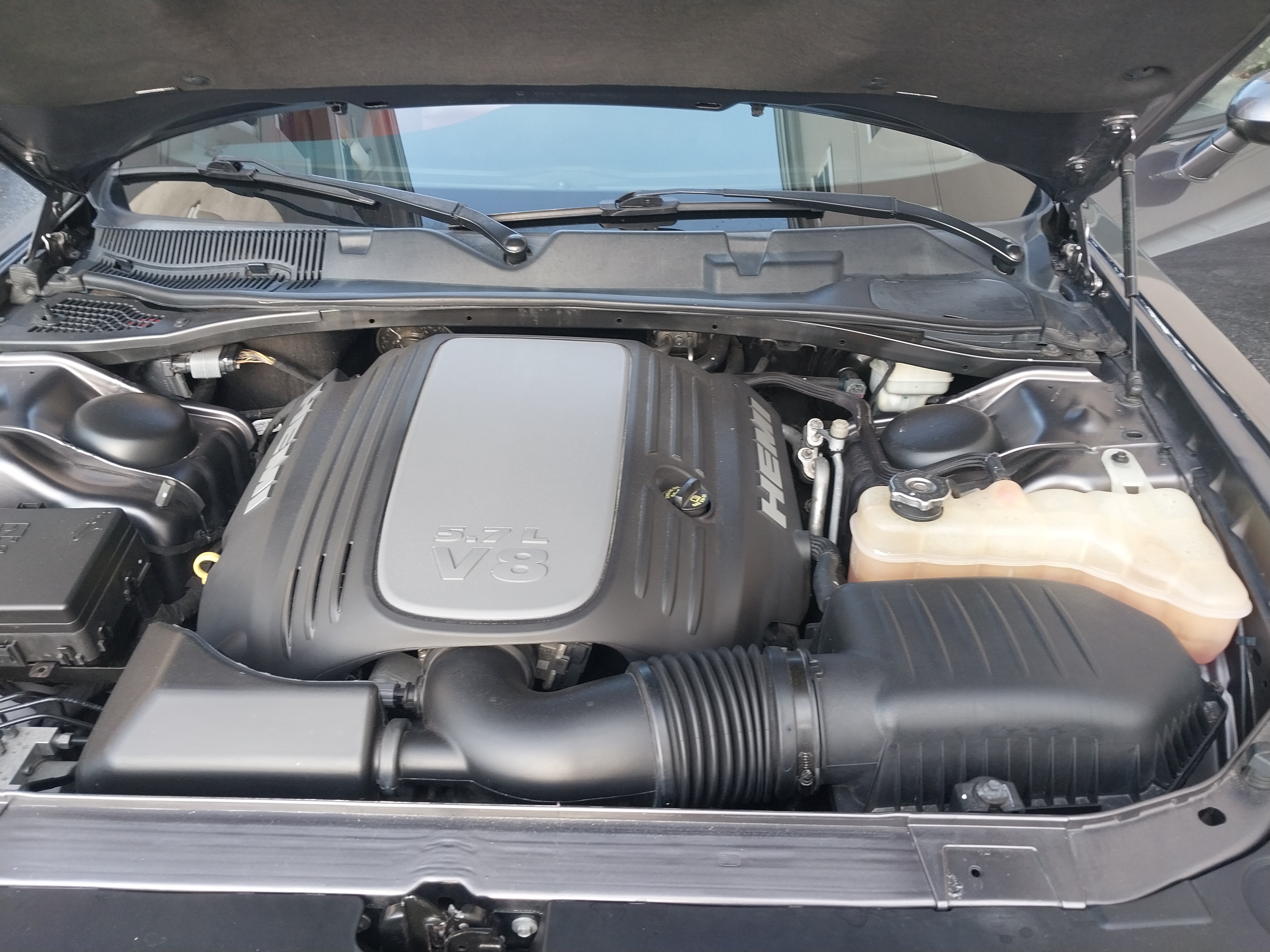 Used 2015 Dodge Challenger R/T Plus RWD image 13