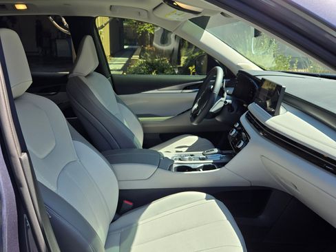 Used 2026 INFINITI QX60 Luxe w/ Cargo Package image 18