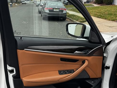 Used 2020 BMW 540i xDrive w/ Premium Package image 6