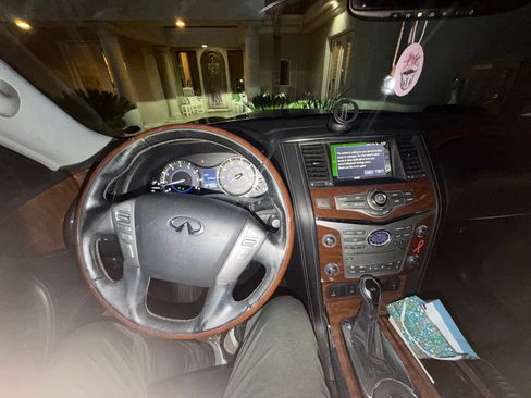 Used 2019 INFINITI QX80 Luxe RWD image 4
