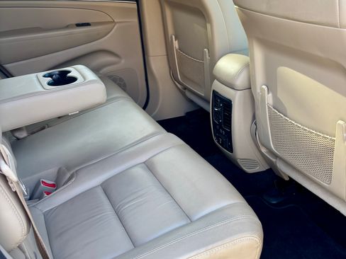 Used 2014 Jeep Grand Cherokee Limited image 12