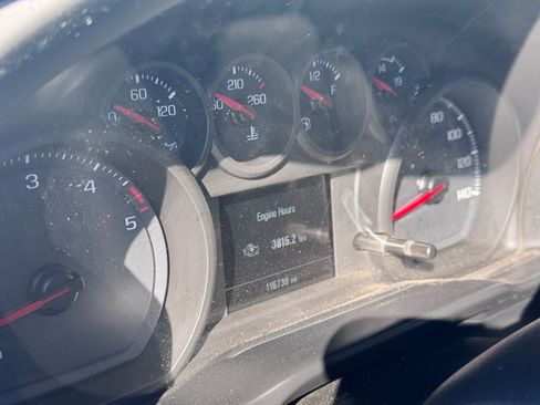 Used 2021 Chevrolet Silverado 2500 W/T image 2