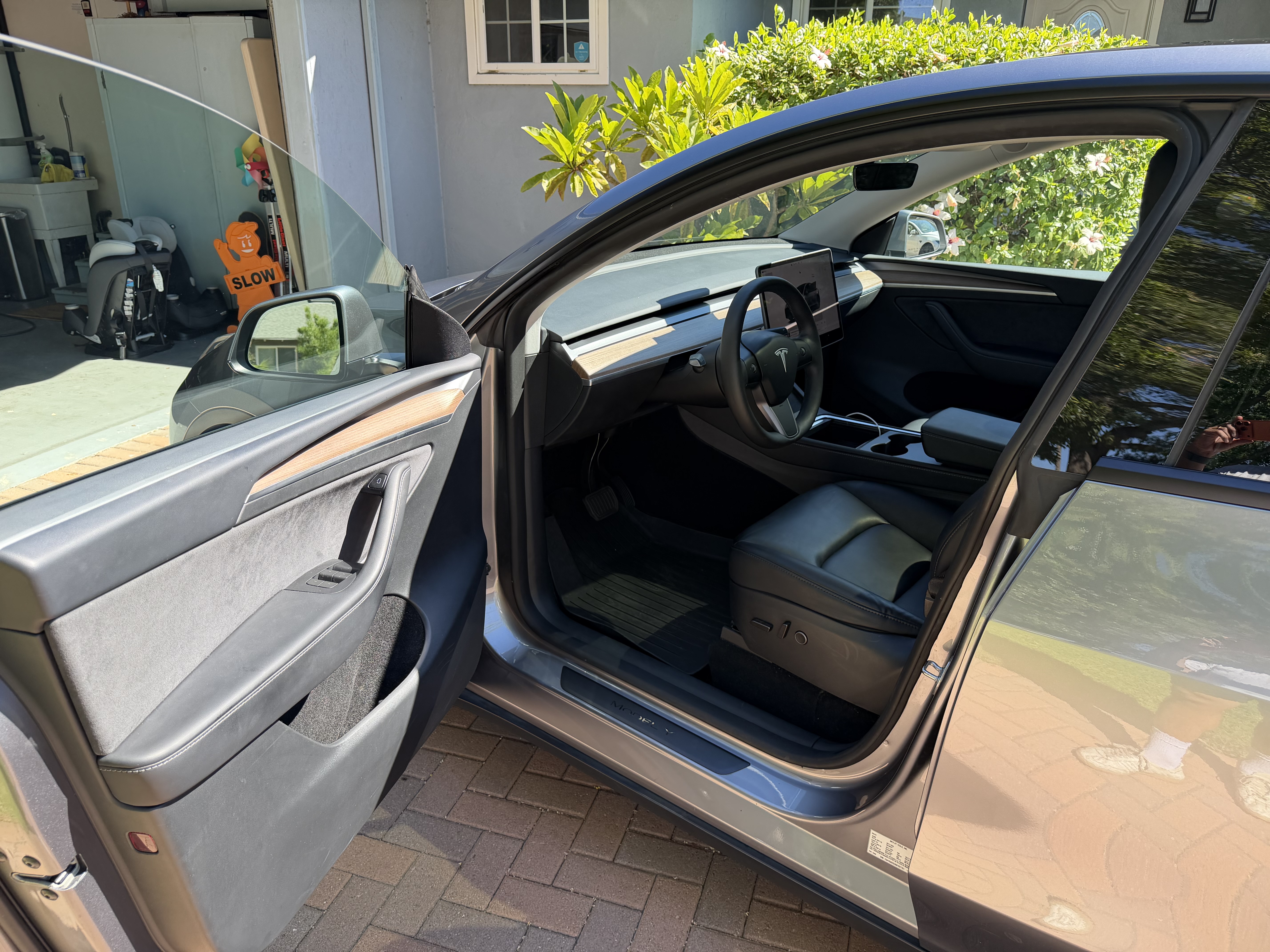 Used 2024 Tesla Model Y Long Range RWD image 11