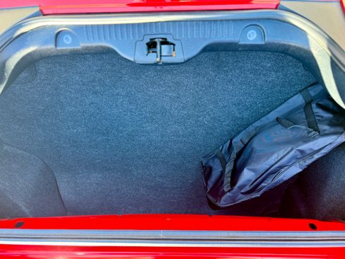 Used 2011 Ford Mustang Shelby GT500 w/ SVT Performance Pkg image 21