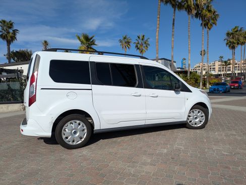 Used 2014 Ford Transit Connect XLT image 10