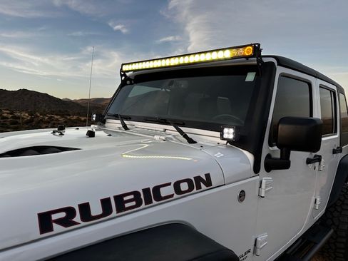 Used 2016 Jeep Wrangler Unlimited Rubicon w/ Connectivity Group AWD/4WD image 13