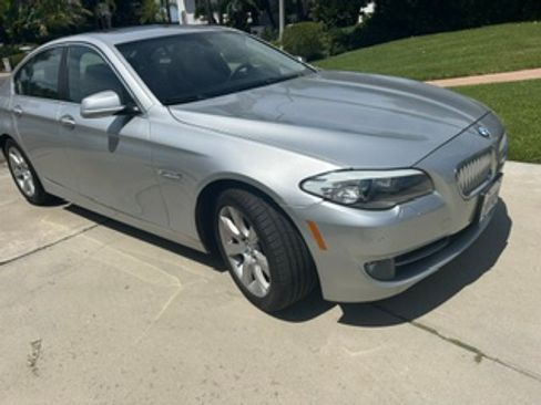 Used 2013 BMW 550i Sedan RWD image 4