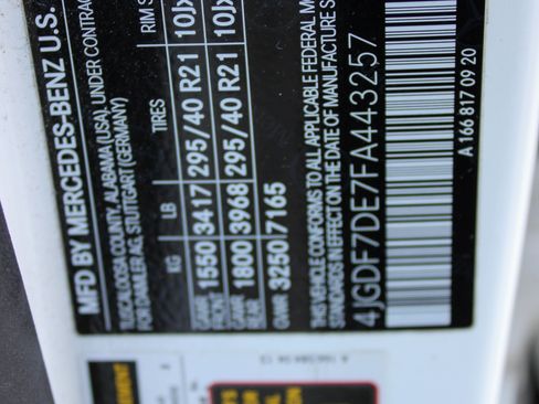 Used 2015 Mercedes-Benz GL 550 4MATIC image 28