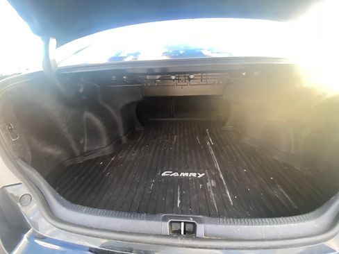 Used 2017 Toyota Camry SE image 13