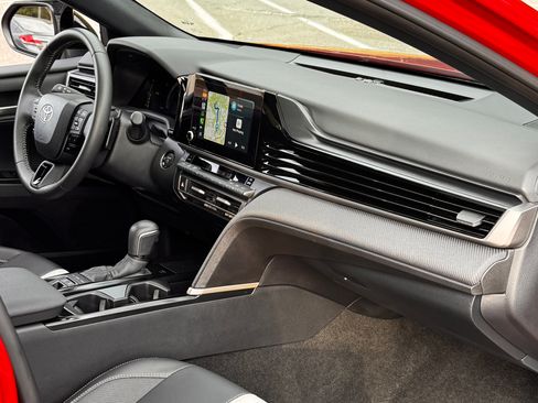 Used 2025 Toyota Camry SE w/ Convenience Package FWD image 21