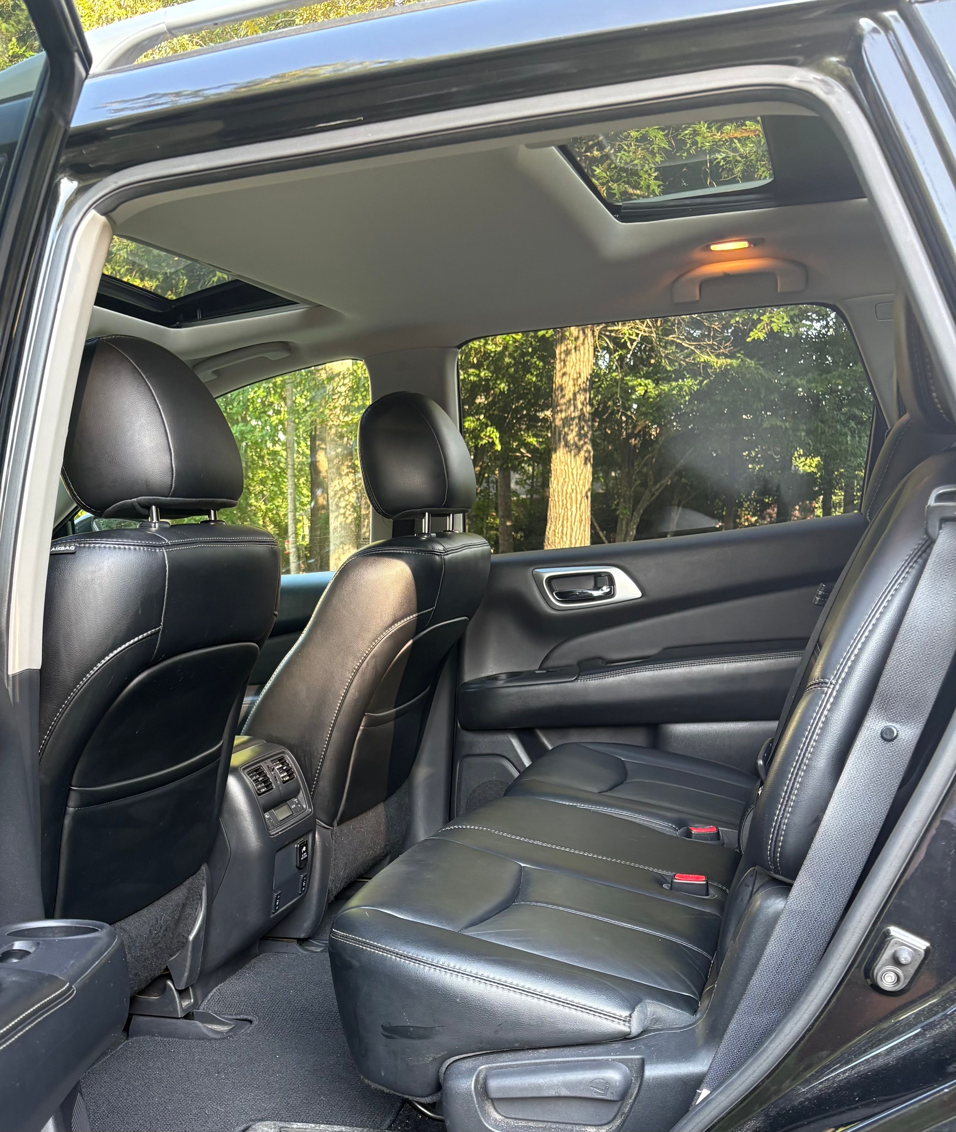 Used 2015 Nissan Pathfinder SL w/ SL Premium Package AWD/4WD image 15