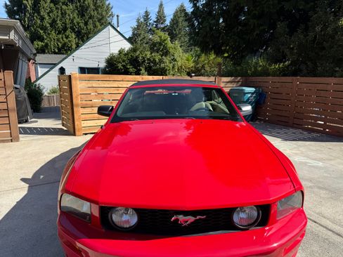Used 2006 Ford Mustang GT Premium RWD image 18
