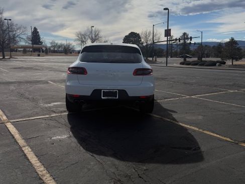 Used 2018 Porsche Macan S image 8