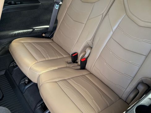 Used 2024 Cadillac XT6 Sport w/ Platinum Package image 12