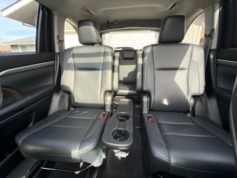 Used 2019 Toyota Highlander Limited Platinum image 14