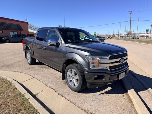 Used 2018 Ford F150 Platinum w/ Equipment Group 701A Luxury image 5