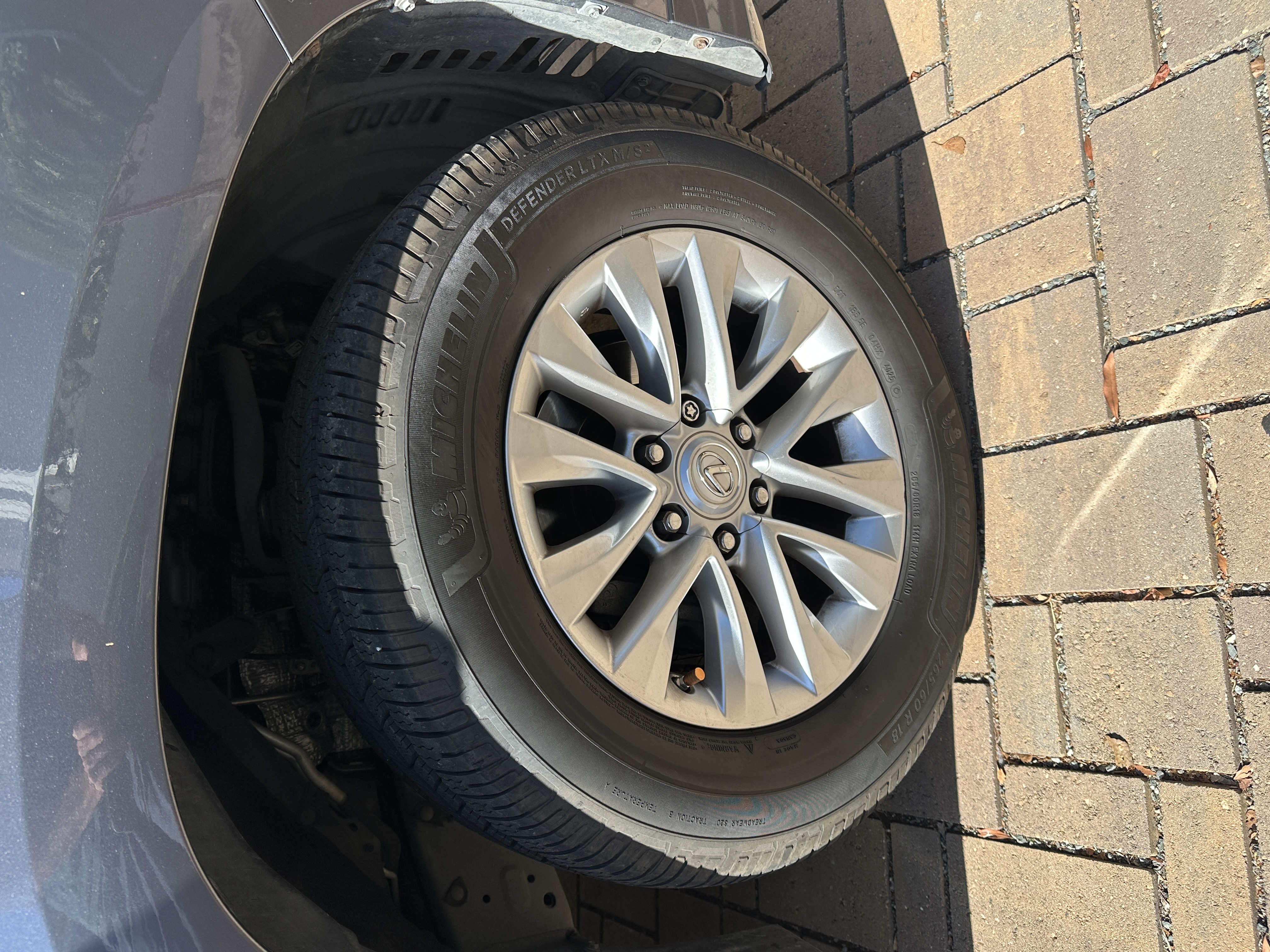 Used 2015 Lexus GX 460 w/ Premium Package AWD/4WD image 2