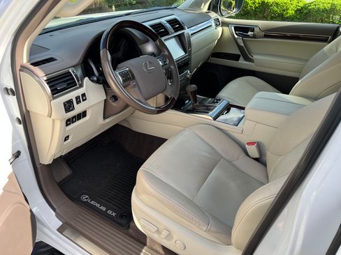 Used 2016 Lexus GX 460 w/ Premium Package image 17