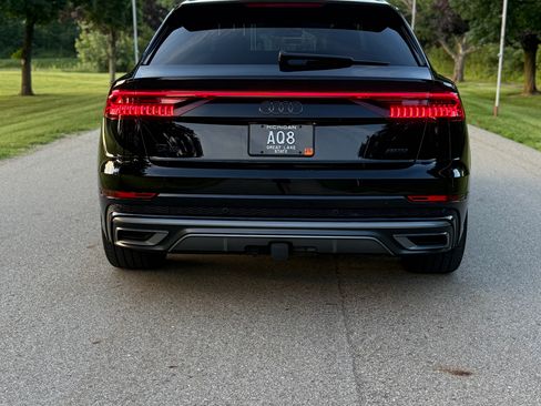 Used 2019 Audi Q8 Prestige image 8