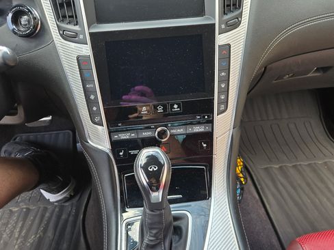 Used 2018 INFINITI Q60 Red Sport 400 w/ Sensory Package 3.0T Sport image 18