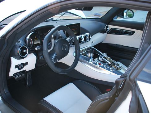 Used 2017 Mercedes-Benz AMG GT S image 9