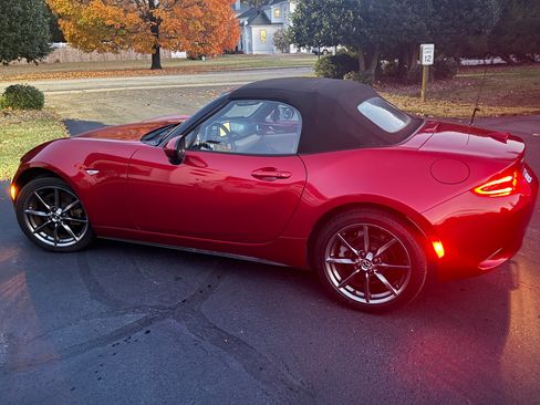 Used 2016 MAZDA MX-5 Miata Grand Touring image 5