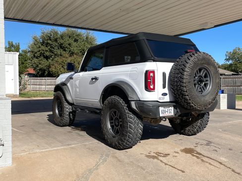 Used 2023 Ford Bronco Badlands w/ Sasquatch Package image 9