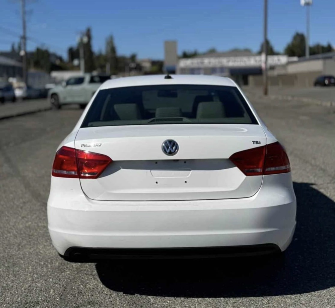 Used 2015 Volkswagen Passat 1.8T Limited Edition FWD image 5