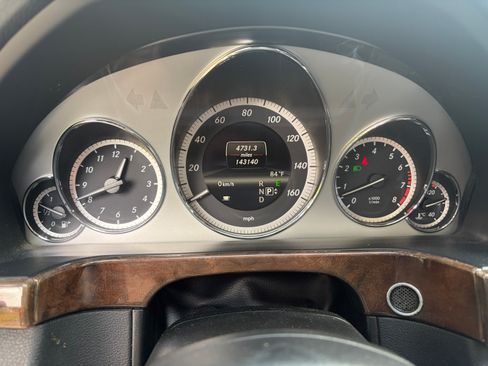 Used 2013 Mercedes-Benz E 350 4MATIC Sedan image 10
