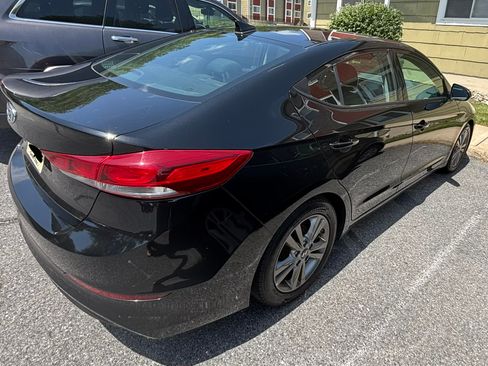 Used 2017 Hyundai Elantra Value Edition w/ Cargo Package FWD image 4