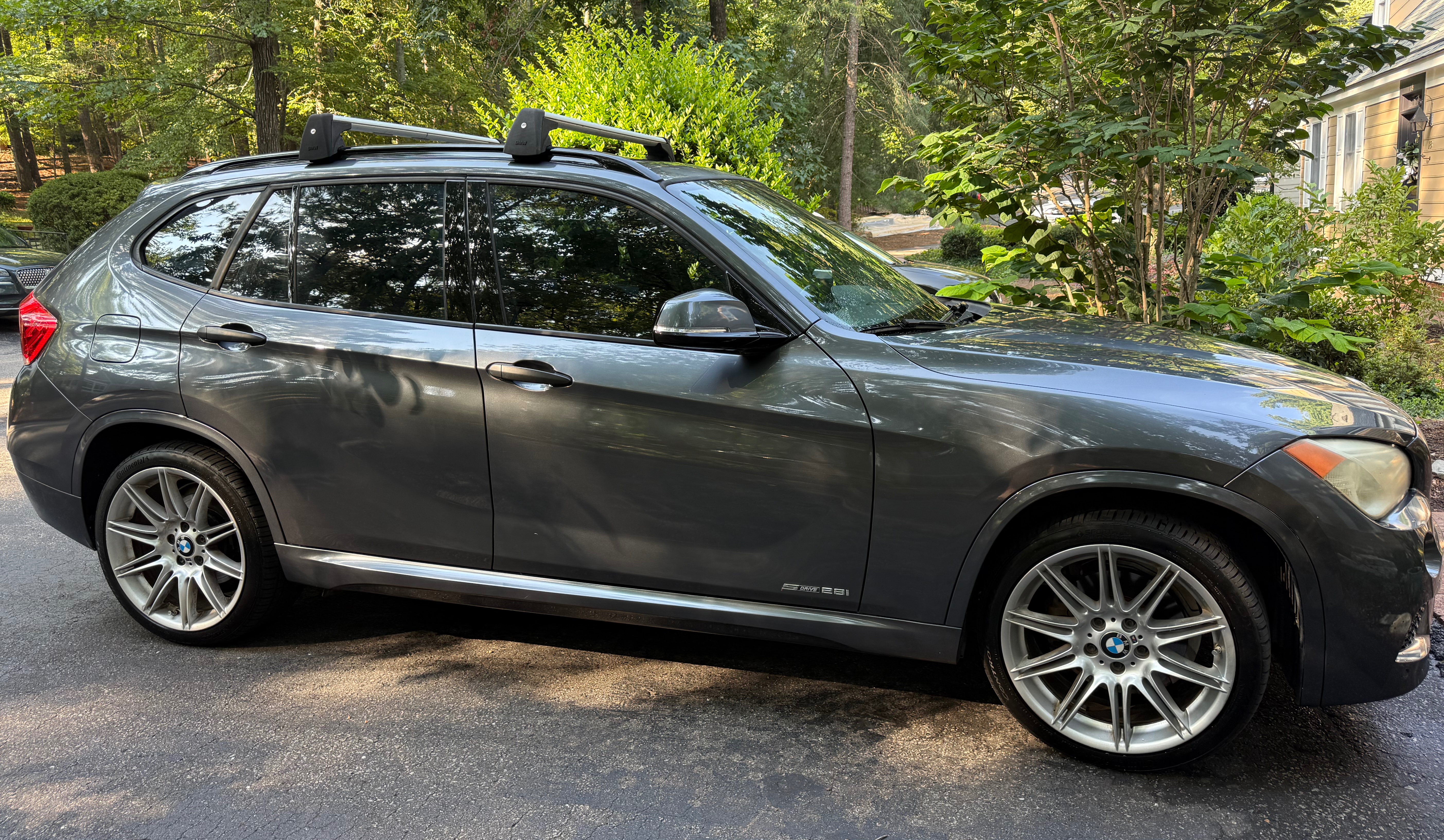 Used 2015 BMW X1 sDrive28i RWD image 1