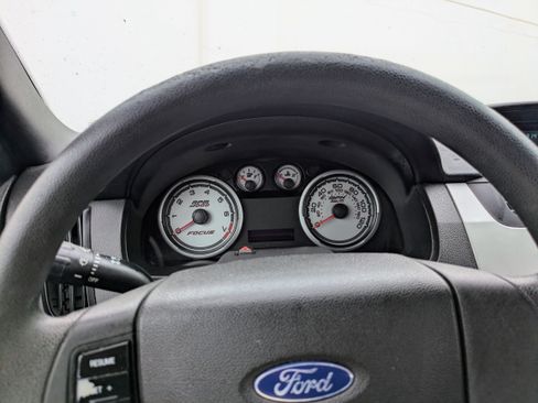 Used 2010 Ford Focus SE image 9