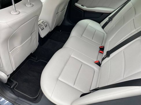 Used 2013 Mercedes-Benz E 350 Sedan image 14