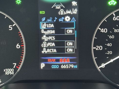 Used 2023 Toyota Corolla SE w/ SE Package image 14