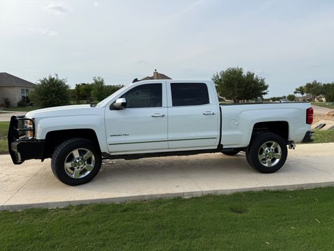 Used 2016 Chevrolet Silverado 2500 LTZ w/ LTZ Plus Package image 2