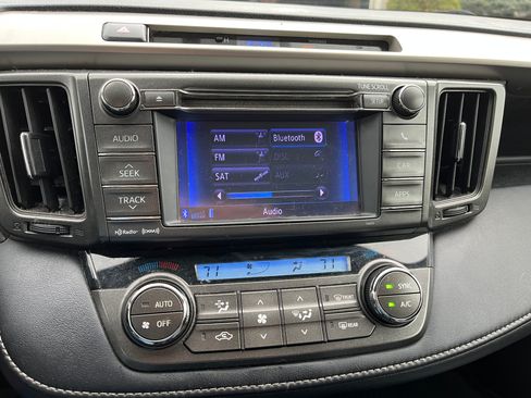 Used 2013 Toyota RAV4 XLE image 15