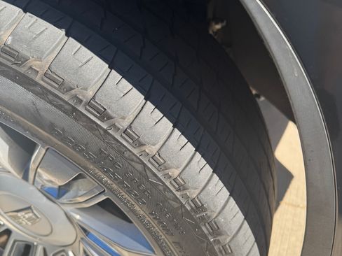 Used 2020 Cadillac Escalade Platinum image 6