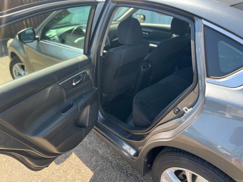Used 2015 Nissan Altima 2.5 SV w/ Convenience Package FWD image 22