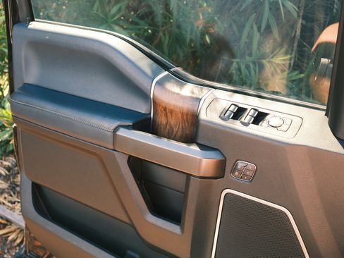 Used 2018 Ford F150 Limited w/ Trailer Tow Package image 12