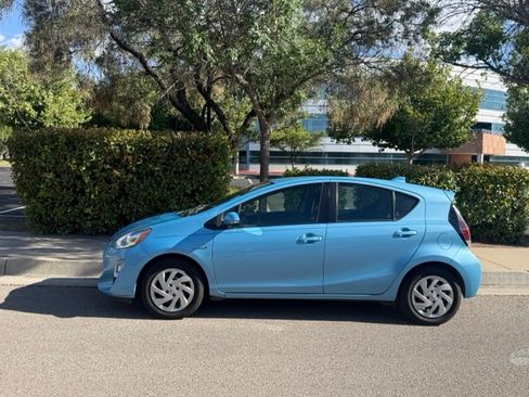 Used 2015 Toyota Prius C Two FWD image 12