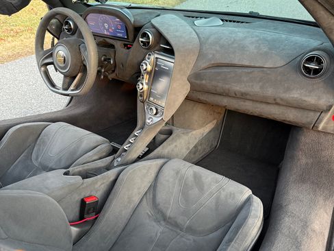 Used 2018 McLaren 720S Performance image 25