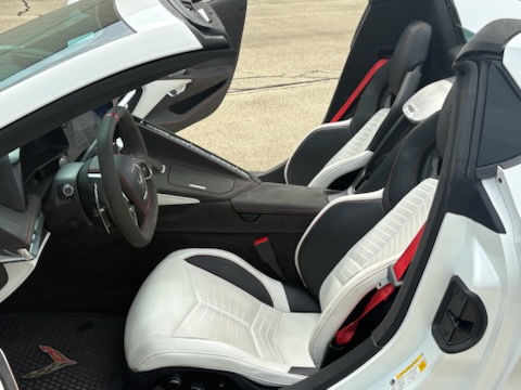 Used 2023 Chevrolet Corvette Stingray Premium Conv w/ Z51 Performance Package RWD image 8