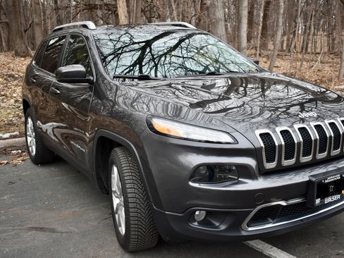 Used 2014 Jeep Cherokee Limited w/ Luxury Group image 2