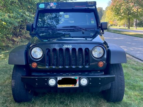 Used 2012 Jeep Wrangler Unlimited Sport image 5