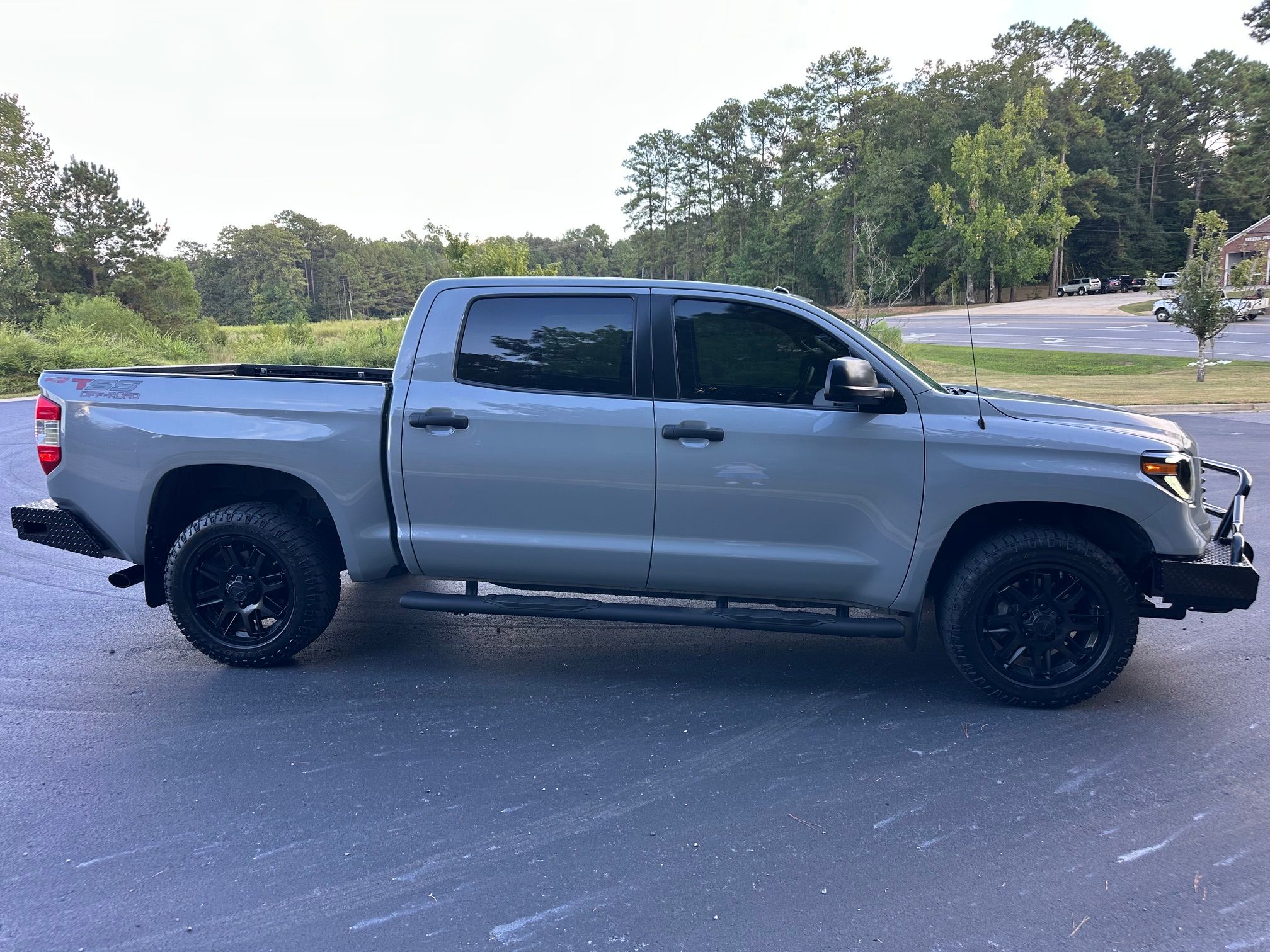 Used 2019 Toyota Tundra SR5 w/ SR5 Upgrade Package AWD/4WD image 5